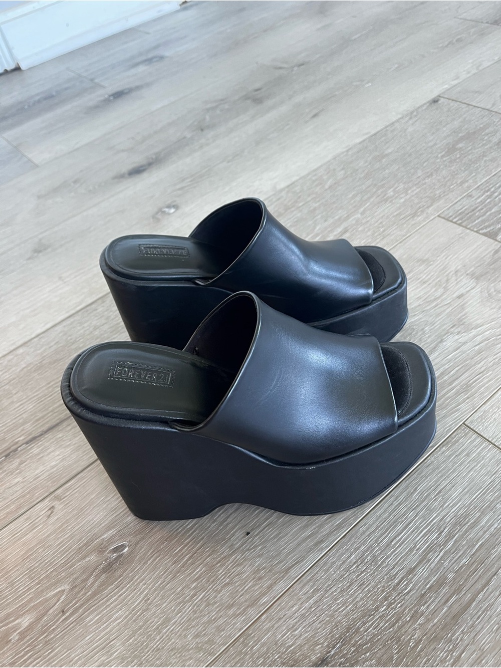 New Forever 21 Black Platform Mule Slides
